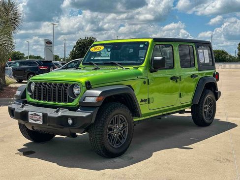 Used 2025 Jeep Wrangler Unlimited Sport AWD/4WD image 7