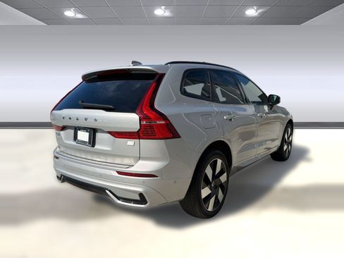 Used 2024 Volvo XC60 T8 Plus w/ Protection Package Premier AWD/4WD image 9