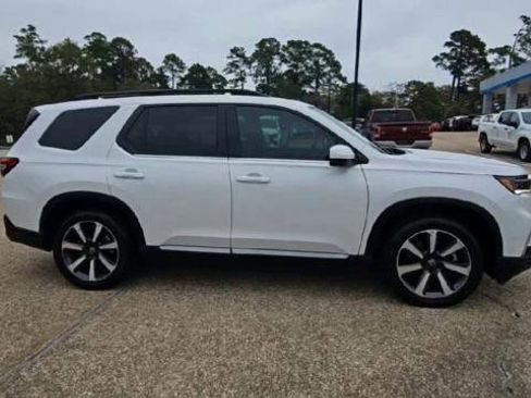Used 2023 Honda Pilot Elite image 9