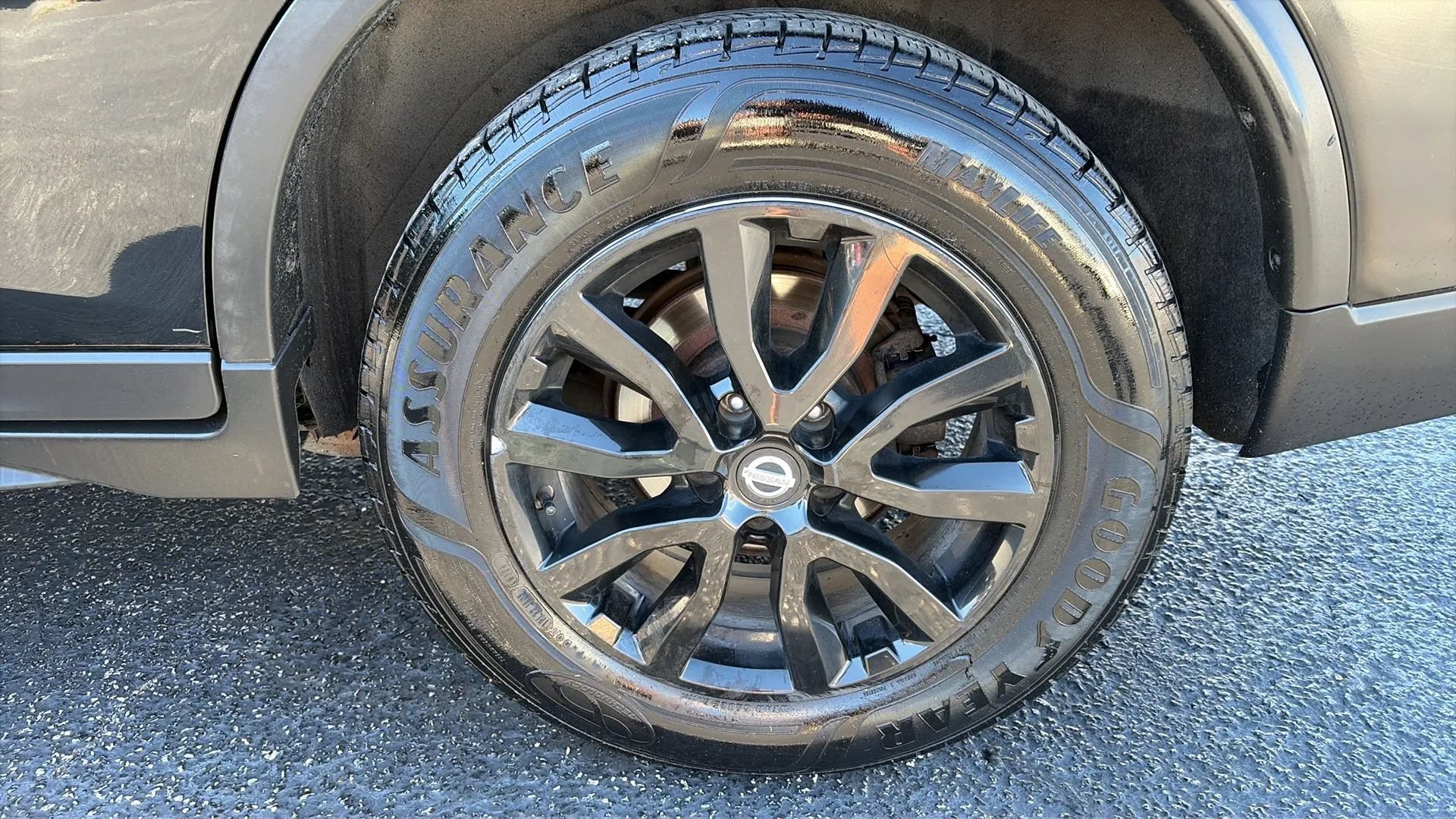 Used 2018 Nissan Rogue SV FWD image 18