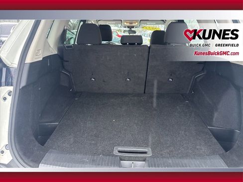 Used 2023 Nissan Rogue S image 33