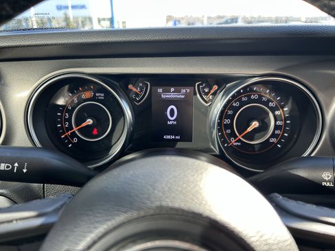 Used 2023 Jeep Wrangler Sport S image 11