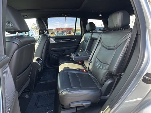 Used 2020 Cadillac XT6 Premium Luxury image 12
