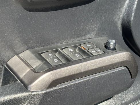Used 2019 Toyota Tacoma TRD Off-Road AWD/4WD image 26
