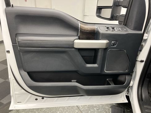 Used 2022 Ford F350 Lariat w/ Lariat Ultimate Package image 9