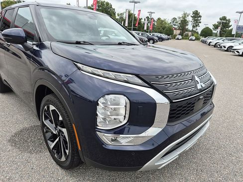 Used 2024 Mitsubishi Outlander SE AWD/4WD image 9