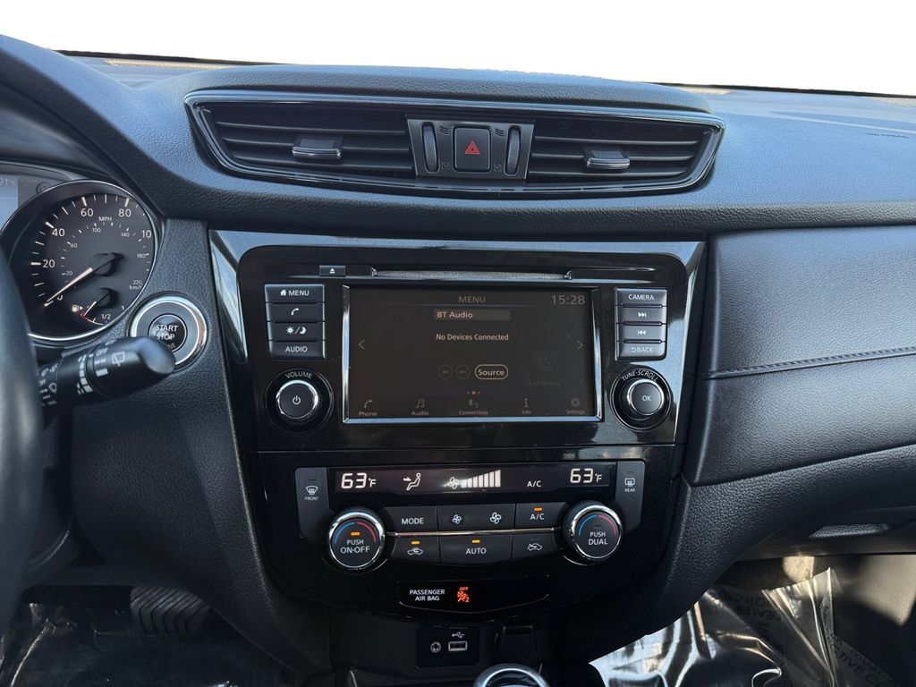 Used 2018 Nissan Rogue SV AWD/4WD image 11