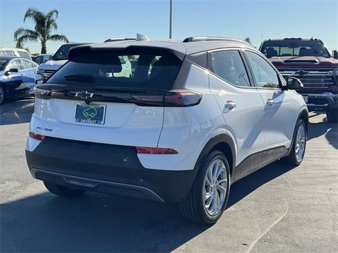 Certified 2023 Chevrolet Bolt EUV LT image 4