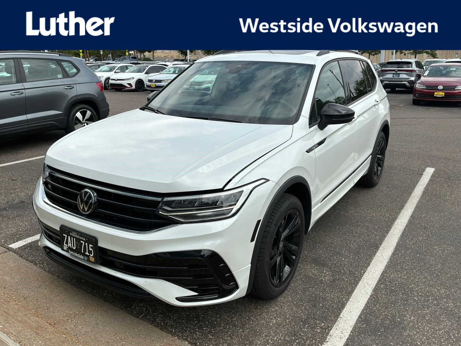 Used 2024 Volkswagen Tiguan SE R-Line AWD/4WD image 1