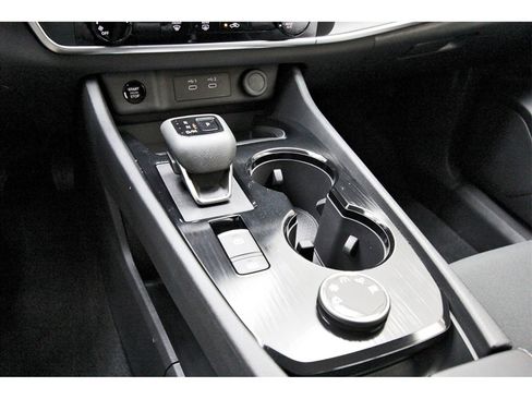 Certified 2024 Nissan Rogue S image 24