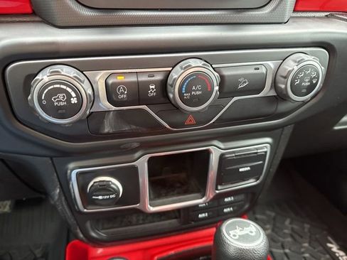 Used 2018 Jeep Wrangler Unlimited Sport image 25