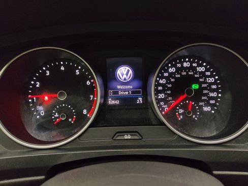 Used 2020 Volkswagen Tiguan S image 23