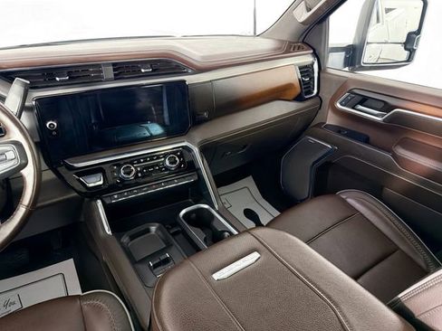 Used 2024 GMC Sierra 2500 Denali w/ Denali Reserve Package image 25