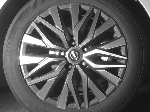 Used 2025 Nissan Altima 2.5 SV FWD image 15