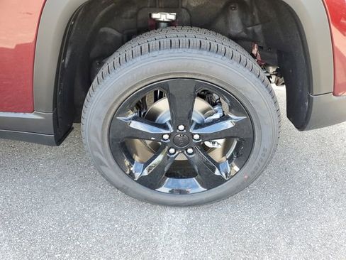 New 2025 Jeep Grand Cherokee Limited w/ Black Appearance Package image 5