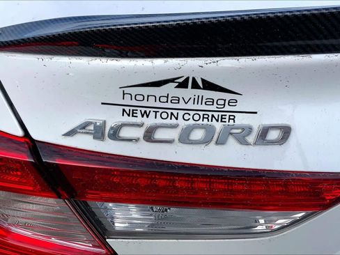 Used 2021 Honda Accord EX-L image 9