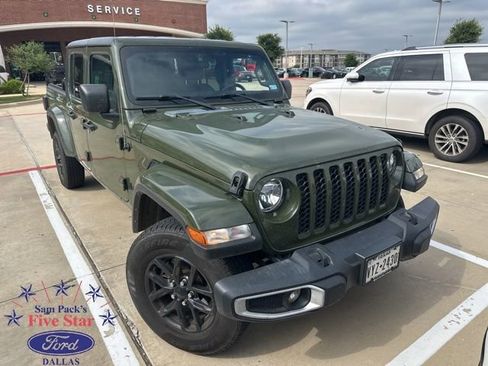 Used 2021 Jeep Gladiator Sport AWD/4WD image 1