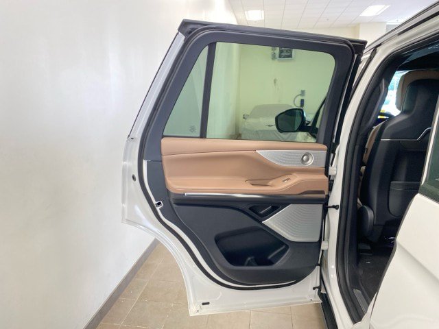 New 2026 Lincoln Navigator Black Label AWD/4WD image 41