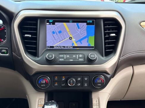 Used 2019 GMC Acadia Denali w/ Technology Package FWD image 18