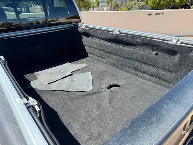Used 2000 Chevrolet Silverado 1500 LS w/ Firm Ride Suspension Pkg RWD image 14