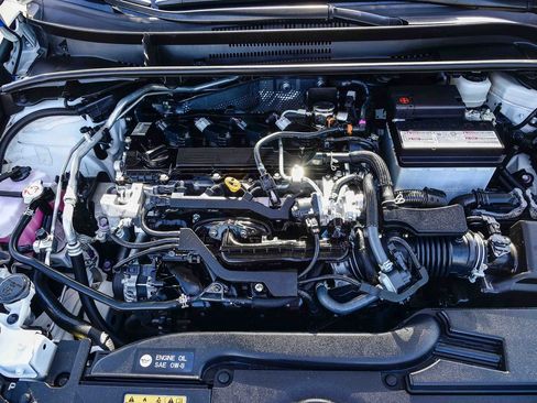 Certified 2025 Toyota Corolla SE image 32