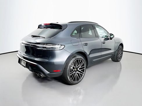 Certified 2026 Porsche Macan AWD/4WD image 9