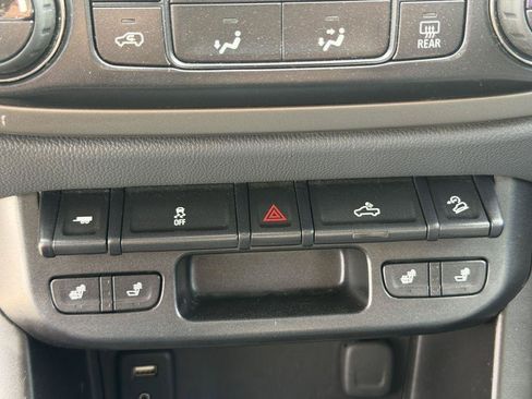 Used 2017 Chevrolet Colorado Z71 AWD/4WD image 17