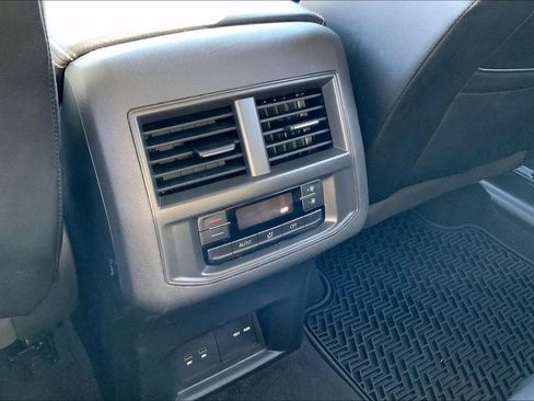 Used 2022 Volkswagen Atlas SE FWD image 33
