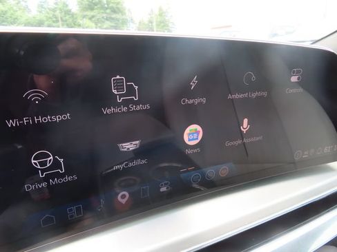 Certified 2024 Cadillac Lyriq Sport AWD/4WD image 23