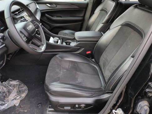 Certified 2024 Jeep Grand Cherokee L Laredo image 12