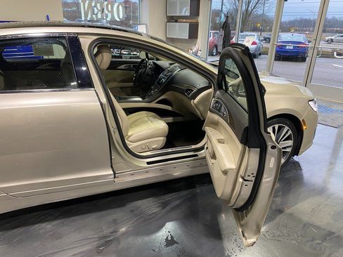 Used 2017 Lincoln MKZ Reserve w/ Climate Package FWD image 14