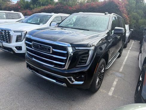 Certified 2025 GMC Yukon XL Elevation w/ LPO, Elevation Black Package AWD/4WD image 1