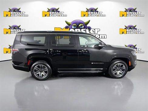 Used 2025 Jeep Wagoneer 4WD image 4