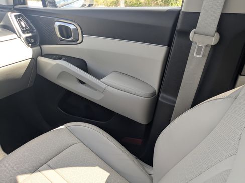 Certified 2023 Kia Sorento S image 28