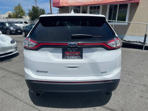Used 2018 Ford Edge SE FWD image 6