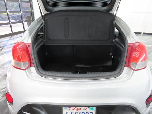 Used 2013 Hyundai Veloster Turbo FWD image 10