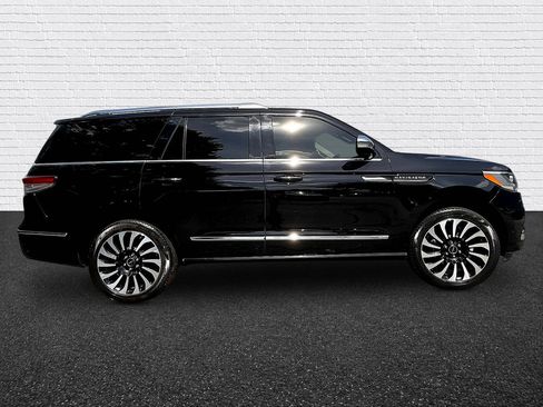 Used 2022 Lincoln Navigator Black Label AWD/4WD image 8