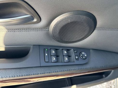 Used 2011 BMW 335i xDrive 335i xDrive image 17