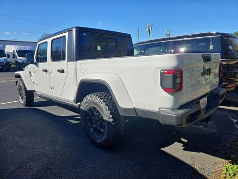 New 2026 Jeep Gladiator Willys image 3
