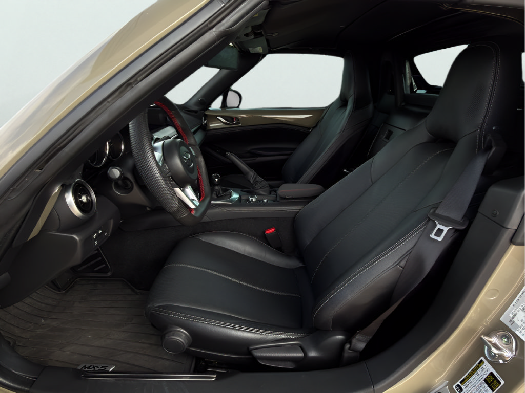 Used 2024 MAZDA MX-5 Miata RF Grand Touring RWD image 17