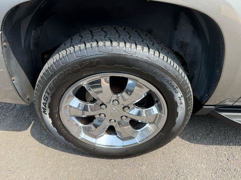 Used 2008 Chevrolet Suburban LTZ w/ LTZ Preferred Equipment Group AWD/4WD image 39