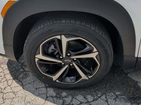 Used 2023 Chevrolet TrailBlazer RS w/ Convenience Package AWD/4WD image 34