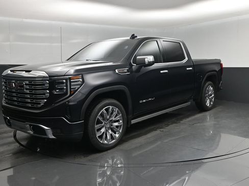 Used 2023 GMC Sierra 1500 Denali w/ Denali Reserve Package AWD/4WD image 22