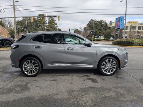 New 2026 Buick Envision Avenir image 3