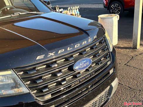 Used 2017 Ford Explorer Sport w/ Equipment Group 401A AWD/4WD image 7