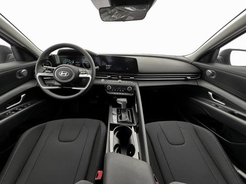 Used 2025 Hyundai Elantra Hybrid FWD image 44