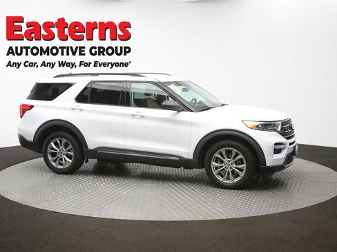 Used 2022 Ford Explorer XLT w/ Equipment Group 202A AWD/4WD image 50