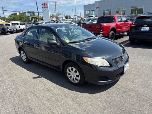 Used 2010 Toyota Corolla LE FWD image 1