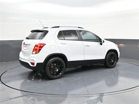 Used 2021 Chevrolet Trax LT w/ Sport Edition image 15