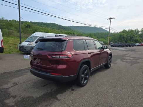 Certified 2023 Jeep Grand Cherokee L Laredo AWD/4WD image 8